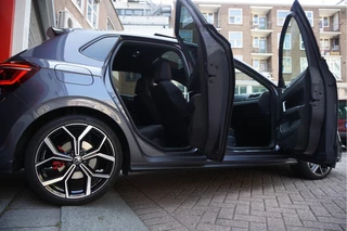 Volkswagen Polo Volkswagen Polo 2.0 TSI GTI Aut7 | PANORAMA | IQ DRIVE | KEYLESS | BEATS | Apple Carplay | Adaptieve cruise control + Lane Departure PLUS (Travel assist) | LED GRILL | Sfeerverlichting - afbeelding nr 31
