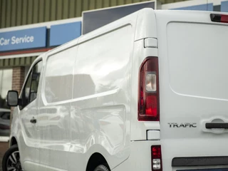 Renault Trafic Renault Trafic L2H1 2.0dCi 170pk Aut. T29 Luxe | BPM-vrij!! | Navi | Achtercamera | PDC rondom | ECC | 17