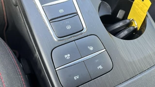 Ford Kuga Ford Kuga 2.5 PHEV ST-Line 225pk | Driver Assistance Pack | Winterpack | Privacy Glass | All Weather Banden - afbeelding nr 19