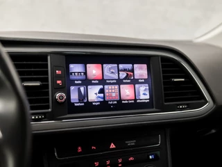 SEAT Leon (APPLE CARPLAY, NAVIGATIE, CLIMATE, CAMERA, KEYLESS, SPORTSTOELEN, GETINT GLAS, LANE ASSIST, PARKEERSENSOREN, NIEUWE APK, NIEUWSTAAT) - afbeelding nr 24