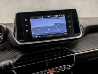 Peugeot 208 Peugeot 208 1.2 PureTech Sport (APPLE CARPLAY, GROOT NAVI, 360 CAMERA, LM VELGEN, SPORTSTOELEN, LANE ASSIST, LED KOPLAMPEN, PARKEERSENSOREN, NIEUWE APK, NIEUWSTAAT) - afbeelding nr 11