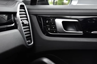 Porsche Cayenne | Panoramadak | Sport Chrono | Achterasbesturing | 21'' Velgen | Leder Dashbord | Orig. NL | - afbeelding nr 24