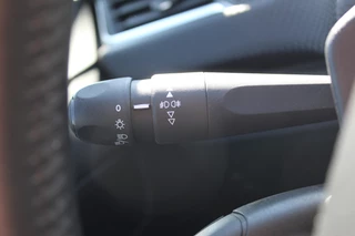 Peugeot 2008 Airco , Cruise control ,Trekhaak , Navigatie , Bluetooth Parkeersensoren achter , LED dagrijverlichting - afbeelding nr 8
