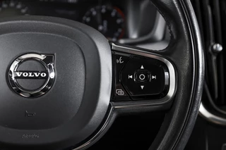 Volvo V60 Volvo V60 2.0 B3 163 PK Essential Edition - Automaat | Dig. Cockpit | Cruise | Stoel-+Stuurverw. | PDC | NAV + App. Connect | ECC | Elek. Klep | DAB | LM 17