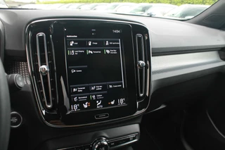 Volvo XC40 Volvo XC40 T5 Recharge R-Design | Parkeercamera | Stoelverwarming | Pilot Assist | Glossy Black | Keyless - afbeelding nr 28
