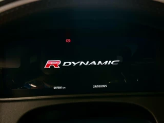 Land Rover Range Rover Velar Land Rover Range Rover Velar 3.0 V6 AWD R-DYNAMIC HSE PANO|LUCHTVER|BLINDSPOT|MERIDIAN - afbeelding nr 10