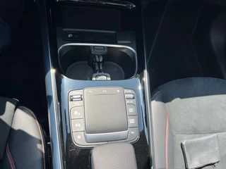 Mercedes-Benz GLA Mercedes-Benz GLA GLA 250e AMG int + ext Pano dak - afbeelding nr 8