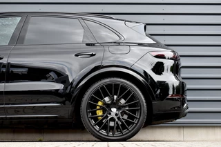 Porsche Cayenne Porsche Cayenne 3.0 E-Hybrid 462pk | Panoramadak | 22'' Velgen | Matrix PDLS+ | Massage Stoelen | Trekhaak wegklapbaar | Bose | - afbeelding nr 44