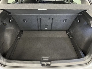 Volkswagen Golf Volkswagen Golf 2.0 TDI 150PK AUTOMAAT/ ACTIVE Business / Panodak / Camera / Head-up / - afbeelding nr 47