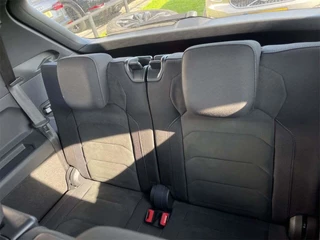 Volkswagen Tiguan Allspace Volkswagen Tiguan Allspace 1.5 TSI Highline Business R 7p. / Panoramadak / Camera / 20'' / Virtual Cockpit / DAB / Stoelverwarming / ACC / Spiegelpakket - afbeelding nr 9