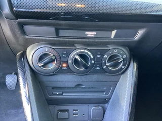 Mazda 2 Mazda 2 1.5 Skyactiv-G SkyLease NL-Auto, Dealer Ond., Airco, Navigatie, Cruise Controle, USB Audio, Lichtmetaal Black, A. Spoiler - afbeelding nr 12