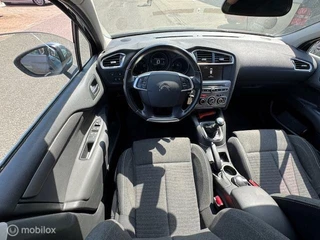 Citroën C4 Citroen C4 1.2 PureTech Feel 5 deurs  Navigatie , parkeerhulp voor en achter , Bleutooth , Climate - & Cruise controle , Trekhaak  1500kg trekgewicht .  1e eigenaar - afbeelding nr 13