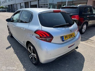 Peugeot 208 Peugeot 208 110pk 1.2 GT-line , 5 deurs Navigatie en Camera achter , Parkeerhulp achter ,  Ramen & spiegels eclectisch ,  Sport Velgen , Rode GT Line accenten , Chrome uitlaat sierstuk - afbeelding nr 3