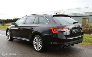 Škoda Superb Skoda Superb Combi 2.0 TSI 4x4 L&K / Pano / Canton / Luxe - afbeelding nr 2