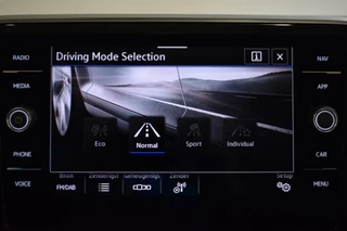 Volkswagen T-Roc Volkswagen T-Roc Cabrio 1.5 TSI 150PK DSG R-LINE SPORT LEDER/NAVI/CARPLAY - afbeelding nr 34