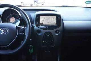 Toyota Aygo Toyota Aygo 1.0 VVT-i x-play Automaat | Navigatie | Cruise | NAP | Airco - afbeelding nr 12