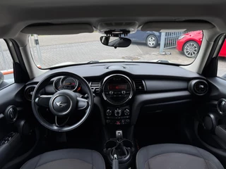 MINI One Mini 1.5 One First PARKEERSENSOREN / LMV / STOELVERWARMING / AIRCO - afbeelding nr 2