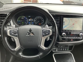 Mitsubishi Outlander Mitsubishi Outlander 2.4 PHEV Instyle 225 pk 4WD AUT. | 1e eigenaar | dealer onderhouden | leder interieur | trekhaak | navigatie - afbeelding nr 23