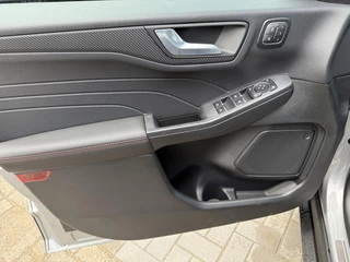 Ford Kuga Ford Kuga 2.5 PHEV ST-Line X 243pk | Driver Assistance pack | Matrix LED | Black Package | Wegklapbare Trekhaak | Panoramadak | Winterpack | 2.100kg Trekgewicht - afbeelding nr 25