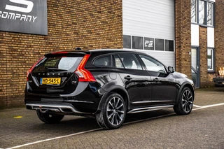 Volvo V60 Volvo V60 Cross Country 2.0 T5 Summum, NAP, Leder, Pano, H&K - afbeelding nr 6