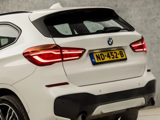 BMW X1 192Pk Automaat (GROOT NAVI, M PAKKET, HEAD-UP DISPLAY, LEDEREN SPORTSTOELEN, STOELVERWARMING, PARKEERSENSOREN, CRUISE, LED KOPLAMPEN, NIEUWE APK, NIEUWSTAAT) - afbeelding nr 13