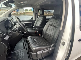 Toyota ProAce Toyota ProAce Worker 2.0 D-4D Black Line Long Trekhaak/Leder/Camera/Carplay/Navi/PDC/17