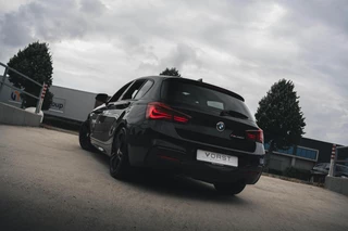 BMW 1 Serie BMW 1-serie M140i xDrive Harman Kardon Dak Leer - afbeelding nr 11