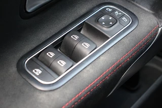 Mercedes-Benz CLA Mercedes-Benz CLA 180 AMG | Night pakket | Pano | Sfeerverlichting | Camera - afbeelding nr 17