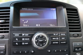 Nissan Navara Nissan Navara 2.5 DCI DUBBEL CABINE SE A/T 5 SITZ 4WD VAN MARGE - afbeelding nr 11