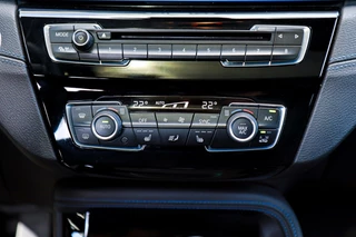 BMW X2 BMW X2 sDrive18i M-Sport M-Pakket /LED/PANODAK/KEYLESS/CAMERA/STOELVERW./TREKHAAK! - afbeelding nr 12