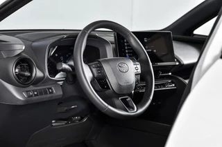 Toyota C-HR Toyota C-HR 2.0 Hybrid 200 Dynamic | Dig. Cockpit | Adapt. Cruise | Stoel-+Stuurverw. | PDC | Camera | NAV + App. Connect | ECC | LM 18