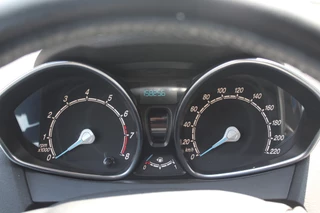 Ford Fiesta Ford Fiesta 1.0 EcoBoost ST Line / Navigatie / Parkeerhulp achter / 17'' / Xenon / DAB / Getint glas / Cruise Control - afbeelding nr 18