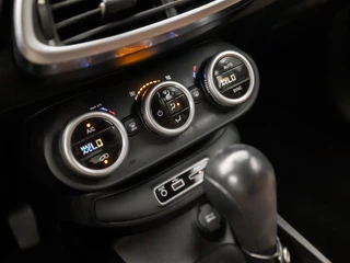 Fiat 500X Fiat 500X 1.4 Turbo MultiAir Lounge 141Pk Automaat (NAVIGATIE, LEDER, CLIMATE, CRUISE, KEYLESS, PARKEERSENSOREN, SPORTSTOELEN, GETINT GLAS, LM VELGEN, NIEUWSTAAT) - afbeelding nr 9