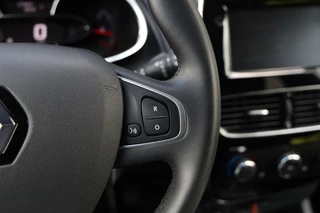 Renault Clio Renault Clio Estate TCe 90 Limited Airco Navigatie Cruisecontrol Keyless Lichtmetalen velgen NL-Auto NAP! - afbeelding nr 11