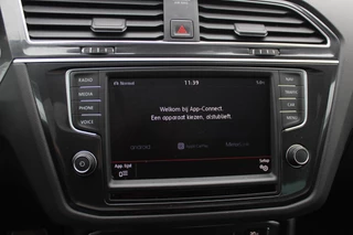 Volkswagen Tiguan Volkswagen Tiguan 2.0 TSI 4Motion Highline / Vol opties! / Panoramadak / Camera / Head-up / Leder / 18'' / Keyless / Dynaudio / Apple CarPlay / Standverwarming / Naavigatie / DAB / Dodehoek / Stoelverwarming / ACC - afbeelding nr 24