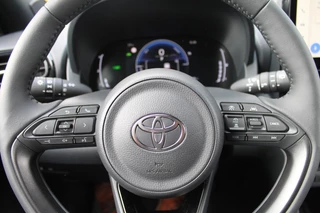 Toyota Yaris Cross Toyota Yaris Cross 1.5 HYBRID 115 FIRST Teamplayer / Winterpack - afbeelding nr 27
