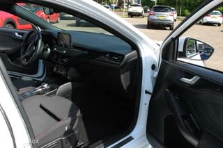 Ford Focus Ford Focus Wagon 1.5 EcoBlue ST Line Business, PDC voor en achter, LED-lichtpakket, Comfort Pack, Design Pack 2, Apple Carplay/Android Auto, Navigatiesysteem full map - afbeelding nr 17