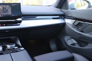 BMW 5 Serie BMW 5-serie 530e M-SPORT PRO 300PK (nieuw model) | PANORAMA DAK | M-SPORT PAKKET | M-SPORT AERODYNAMICA |  M-SPORT NAPPALEDEREN STUURWIEL MET SPORTBOOST FUNCTIE | BMW SHADOWLINE ADAPTIEVE LED KOPLAMPEN | ELEKTRISCH BEDIENBARE ACHTERKLEP |  BMW INDIVIDIUAL HIGH GLOSS EXTERIEUR RAAMLIJST AFWERKING | BMW LIVE COCKPIT PROFESSIONAL | ELEKTRISCH VERSTELBARE VOORSTOELEN MET VENTILATIE / VERWARMING EN GEHEUGEN OP DE BESTUURDERSSTOEL |  ACHTERBANKVERWARMING | 4-ZONE CLIMATE CONTROL | DONKER GETINTE ACHTERRUITEN | DONKERE HEMELBEKLEDING | DRIVE ASSISTANT | HARMAN KARDON Hi-Fi GELUIDSSYSTEEM| DRAARLOZE TELEFOONLADER | DRAADLOOOS APPLE CARPLAY / ANDROID AUTO | KLASSE 3 ALARM | COMFORT ACCESS | 20