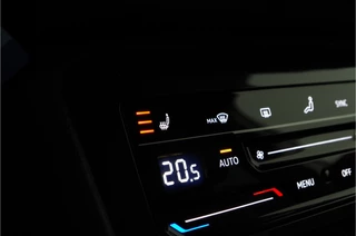 Volkswagen Tiguan Volkswagen Tiguan 1.5 TSI R-Line > IQ.Light/trekhaak/20 inch Suzuka/Black Style Design-pakket... - afbeelding nr 21