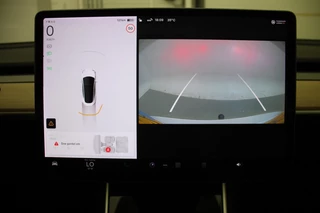 Tesla Model 3 Tesla Model 3 Standard RWD Plus 60 kWh - panorama, Leer, Camera, Trekhaak - afbeelding nr 4