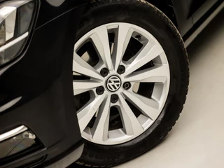 Volkswagen Golf (APPLE CARPLAY, GROOT NAVI, CLIMATE, STOELVERWARMING, DYNAMISCHE KNIPPERLICHTEN, ALCANTARA SPORTSTOELEN, ADAPTIVE CRUISE, PARKEERSENSOREN, LM VELGEN, NIEUWSTAAT) - afbeelding nr 14