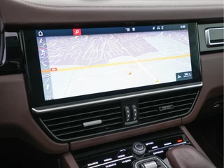 Porsche Cayenne (INCL-BTW) *PANO | CLUB-FULL-LEATHER | SOFT-CLOSE | MEMORY-PACK | SURROUND-VIEW | FULL-LED | NAVI-FULLMAP | AIR-SUSPENSION | DAB | DIGI-COCKPIT | PDC | CRUISE | SPORT-SEATS | 21