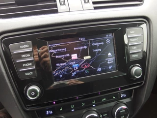Škoda Octavia TREKHAAK / NWE D-RIEM / STOELVERW / NAVI / CLIMA / PDC / NL-AUTO - afbeelding nr 10