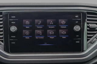 Volkswagen T-Roc Volkswagen T-Roc Cabrio 1.5 TSI R-Line ACC VIRTUAL COCKPIT STOELVERWARMING AUTOMAAT LEDER CAMERA - afbeelding nr 30