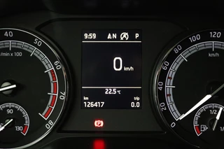 Škoda Karoq Skoda Karoq 1.5 TSI ACT Ambition Business (ACHTERUITRIJCAMERA, PARKEERSENSOREN, CRUISE CONTROL, NAVIGATIE, AUTOMAAT) - afbeelding nr 9