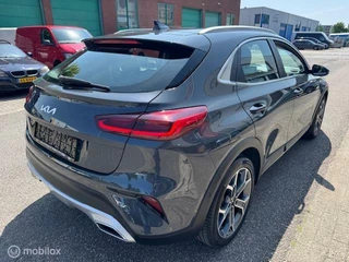 Kia XCeed XCeed 1.6 PHEV Luxe uitvoering  Nieuwe Type & Logo 18 inch Velgen , Stoel Verwarming , Key Less entry , Dodehoek detectie , Electr. Stoel met geheugen , Elect achterklep , Navi - Camera , Parkeerhulp voo & achter, Priveglas - afbeelding nr 5