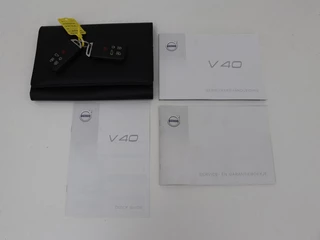 Volvo V40 Volvo V40 2.0 T2 Momentum | Navigatie | Parkeerhulp |  Climate control | Bluetooth | Cruise control - afbeelding nr 17
