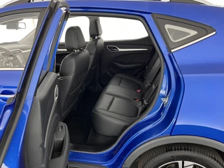 MG ZS EV MG ZS EV MG Luxury 45 kWh (INCL-BTW) *PANO | FULL-LEATHER | CCS-FASTLOADER | KEYLESS | NAVI-FULLMAP | ADAPTIVE-CRUISE | CAMERA | HEATED-SPORT-SEATS | CARPLAY | BLINDSPOT | DAB | LANE-ASSIST | 17