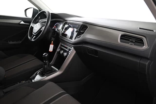 Volkswagen T-Roc Cruise Control, Panoramadak, Trekhaak, Airco, Parkeersensoren - afbeelding nr 25
