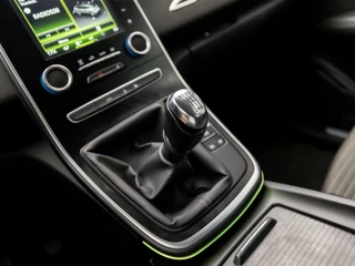 Renault Scénic Renault Scénic 1.2 TCe Sport Collection (APPLE CARPLAY, GROOT NAVI, LEDER, CAMERA, TREKHAAK, SPORTSTOELEN, GETINT GLAS, KEYLESS, PARKEERSENSOREN, NIEUWE APK, NIEUWSTAAT) - afbeelding nr 9